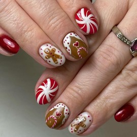 Christmas Glue on Nails - Short Oval Winter False Nails with Cute Gingerbread & Candy Swirl Designs - 24 Pcs