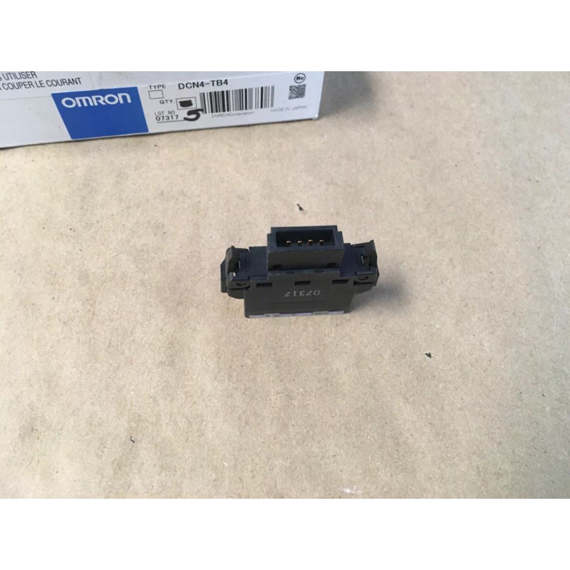 Omron DCN4-TB4 CompoNet Open Type Connector Screw Terminal Adapter Converter