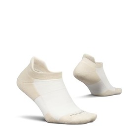 Feetures High Performance Max Cushion Ankle Sock - Tab Socks for Women & Men with Heel Tab - Chai Latte, M (1 Pair)