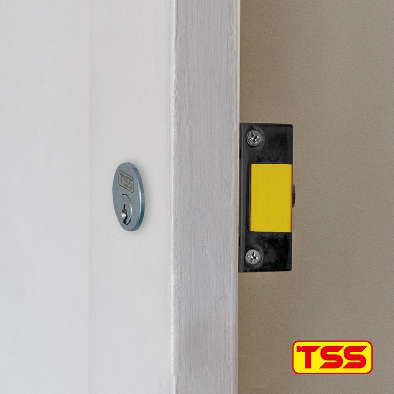 TSS Modern Non-Deadlocking Nightlatch, 40mm Backset, Complete with Rim Cylinder