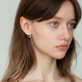 Bee Earrings Sterling Silver Honey Bee Daisy Hoop Earrings Animal Jewelry Gifts for Women