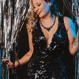 EVER FAITH Mujer Sets de Joyería Cristal Austríaco Elegante Boda Lágrima Flor Collar Pendientes Pulsera para Novia Azul Marino Tono Negro