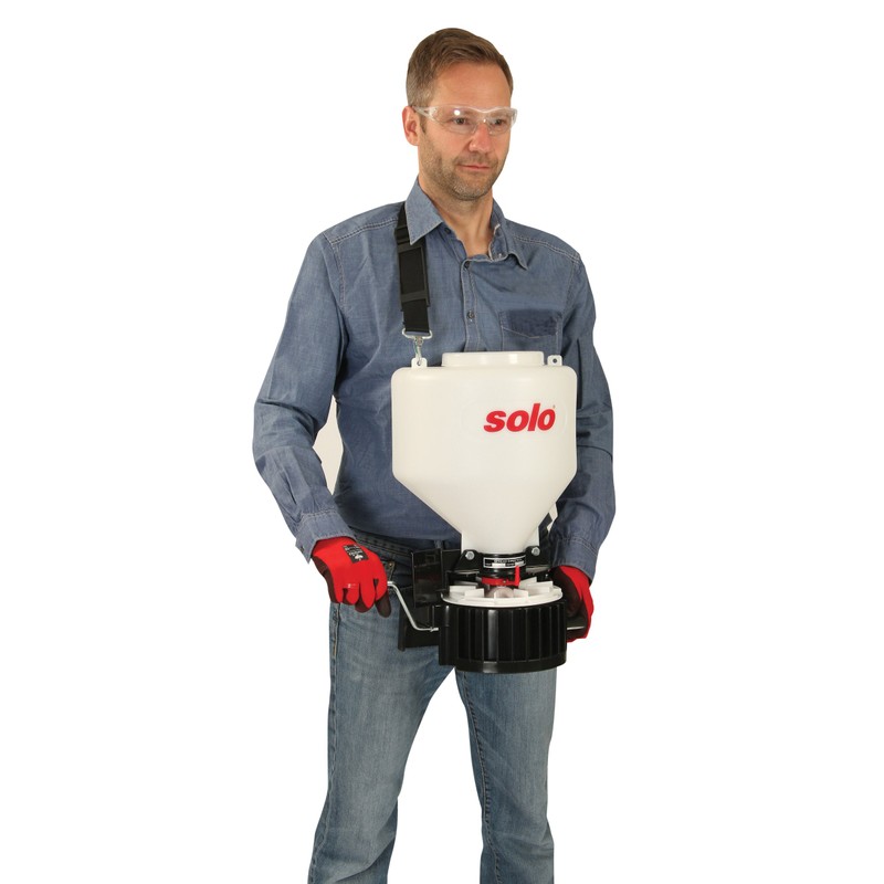 SOLO Inc. Solo 421 20-Pound Capacity Portable Chest-mount Spreader with