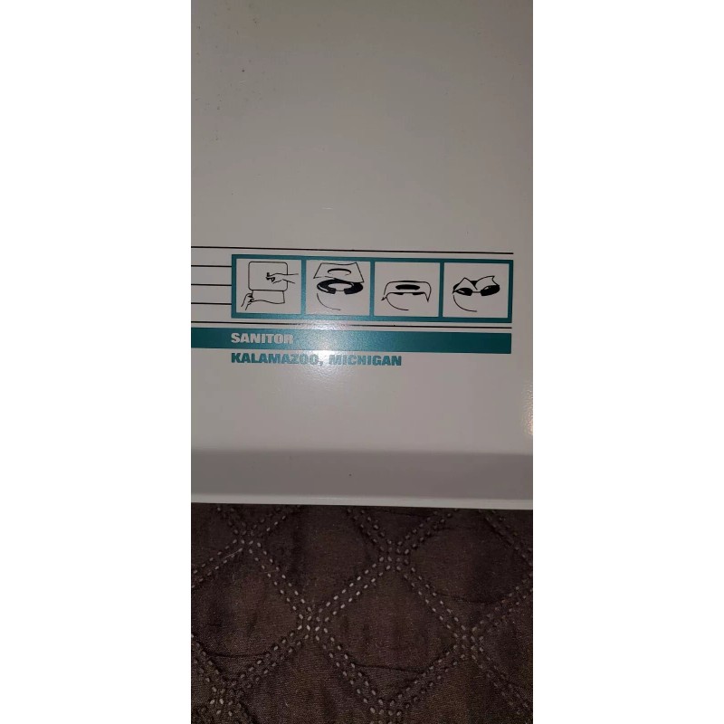 NeatSeat NIB Neat Seat Disposable Toilet Seat Cover Dispenser Sanitor