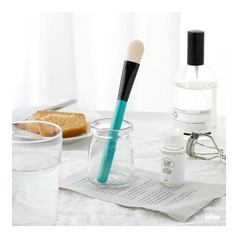 Glowing Flat Foundation Brush - Mint / 윤광 납작 파운데이션