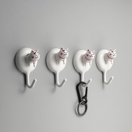 KUHPLOVE LuckyCat - Ganchos adhesivos de pared, paquete de 4 ganchos decorativos para cocina, baño, hogar, capacidad de 3 kg (hoyuelos rosados y orejas gruesas cejas)