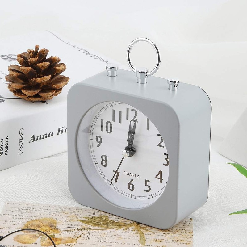 Reloj Despertador Retro Vintage Silencioso con Luz Nocturna y Diseño