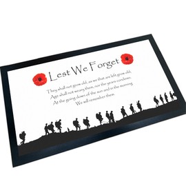 ShopQuality4U Bar Runner Lest We Forget Military Poppy Design 44 x 25cm (17.3 x 9.8) Bar Mat White Background