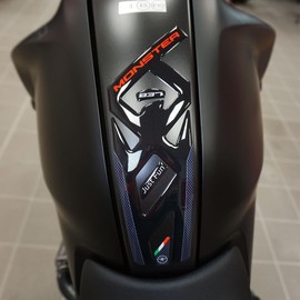 labelbike - 3D Resin Tank Pad Sticker for Motorcycle Tank Decoration and Protection compatible with Ducati Monster 937 2021-2024