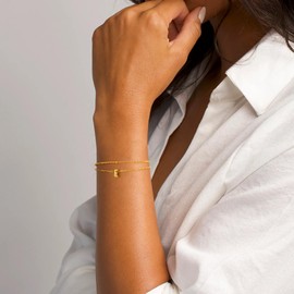 Turandoss Gold Bracelet for Women Girls - Dainty 18k Gold Bracelet, Anniversary Birthday Gifts for Women Wife Girlfriend, Layered Letter Initial E Charm Bracelet Jewelry for Women Trendy