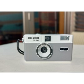 1 Shot Point and Shoot 35mm Film Camera, Reusable Retro Half Frame Camera, Built in Flash, Included One Roll ASA/ISO 400 Black & White Film 18 Exp.(36 Shots) Battery Not Included (Grey Color)