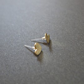 Miyabi Grace Women’s Elegant Gold Heart Resin Plastic Post Earrings Hypoallergenic For Sensitive Ears