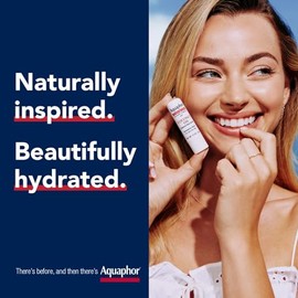 Aquaphor Barra de reparación de labios de inspiración natural con aceite de coco y manteca de karité natural, bálsamo labial hidratante alivia inmediatamente la sequedad y alivia los labios agrietados