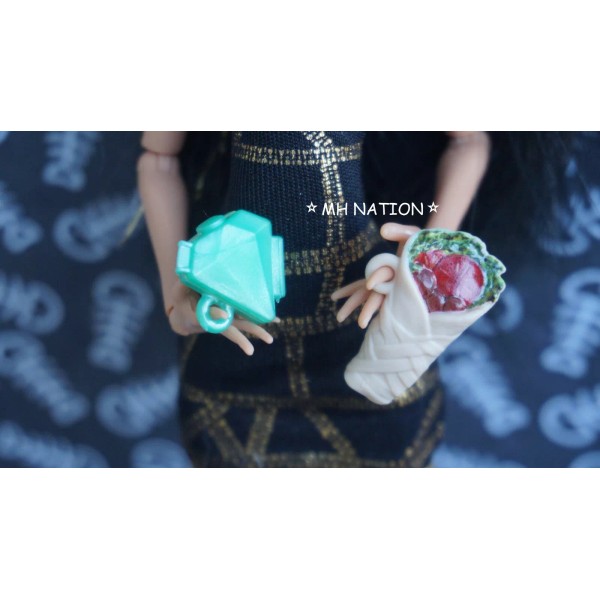 Mattel Monster High Cleo's G3 Sandwich Wrap and Compact Make-up