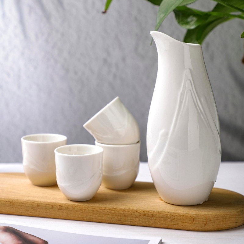 5 Pieces Japanese Sake Set,Ceramic Sake Set with 1 Tokkuri