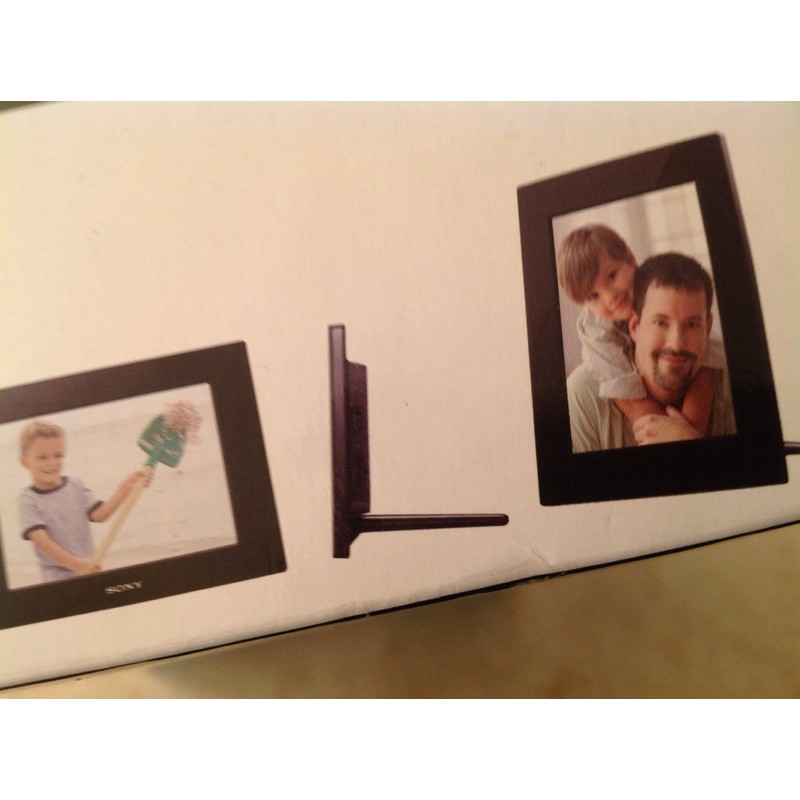 Sony DPF-D810 SVGA LCD (4:3) Digital Photo Frame (Black, 8-Inch)
