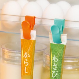 Daiya 057730 Refrigerator Hook Clip, Tube Clip, 4 Colors, 0.08 x 0.18 x 0.10 inches (0.2 x 0.45 x 0.265 cm), Load Capacity 7.1 oz (200 g), Clips, Can be hung on the Refrigerator Door Pocket,