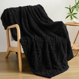 WONGS BEDDING Cuddly Fluffy Blanket, 150 x 200 cm, Black Blankets, Cream Blanket, Warm Fleece Blanket, Soft Sofa Blanket, Couch Blanket for Bed, Sofa, Office, Girls
