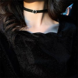 Vintage Black Red Velvet Choker Necklace for Women Gothic Victorian Round Love Heart Jingle Bell Charms Adjustable Chain Necklaces Holiday Dress Accessories Punk 80s 90s Christmas Valentine Cosplay Party Jewelry (B-Circle)