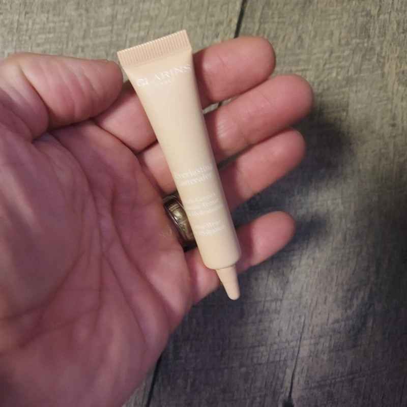 Clarins Everlasting Concealer Long Wear Hydration 02.5 MEDIUM