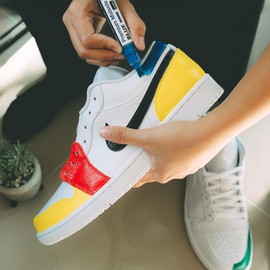 Wilkins Marcador de entresuela premium para personalizar pintura sobre cuero, gamuza, tela y espuma suave para 2-4 pares de zapatos, Azul / Patchwork, 9.5 US