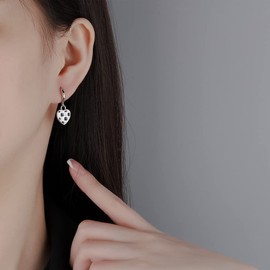 Black White Plaid Heart Charm Drop Hoop Earrings Cartilage Hypoallergenic Small Huggie Hoops Earring Checkered Love Heart Dangle Piercing Cuffs Minimalist Jewelry Gifts for Women Teen Girls