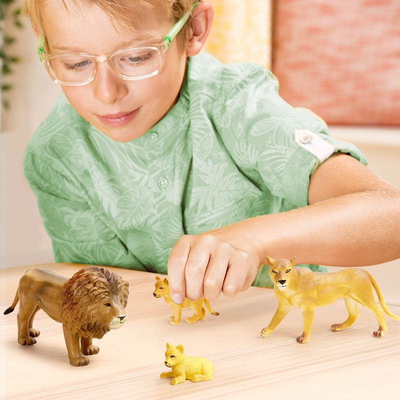 Terra by Battat – 4 Pieces Lion Family – Plastic