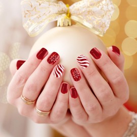 Christmas False Nails, 24Pcs Short Square Christmas Press on Nails Red Snowflake Full Cover Fake Nails with Glue Xmas Stick on Nails for Women Girls Holiday Nail Decoration A7TWXHMJ