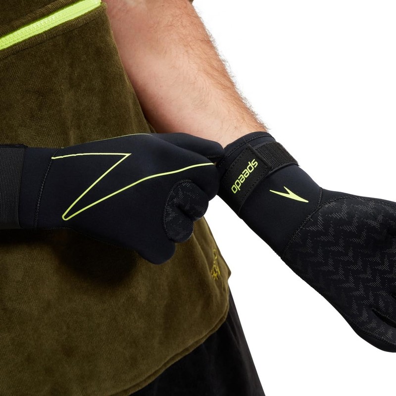 Speedo Swimming Gloves | Essentials for the Pool for Unisex
