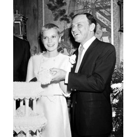 Mia Farrow and Frank Sinatra Photo