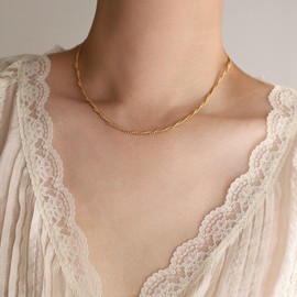 Umeher Dainty Gold Necklace for Women Layered Choker Chain Necklace Twist