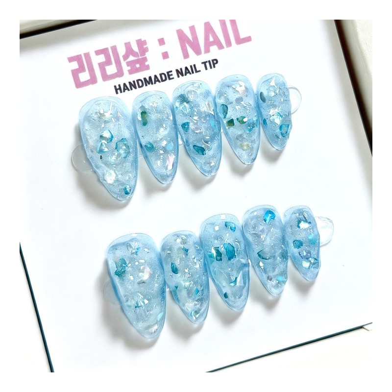 Blue Ice Handmade Nail Tips - Short Almond / 블루