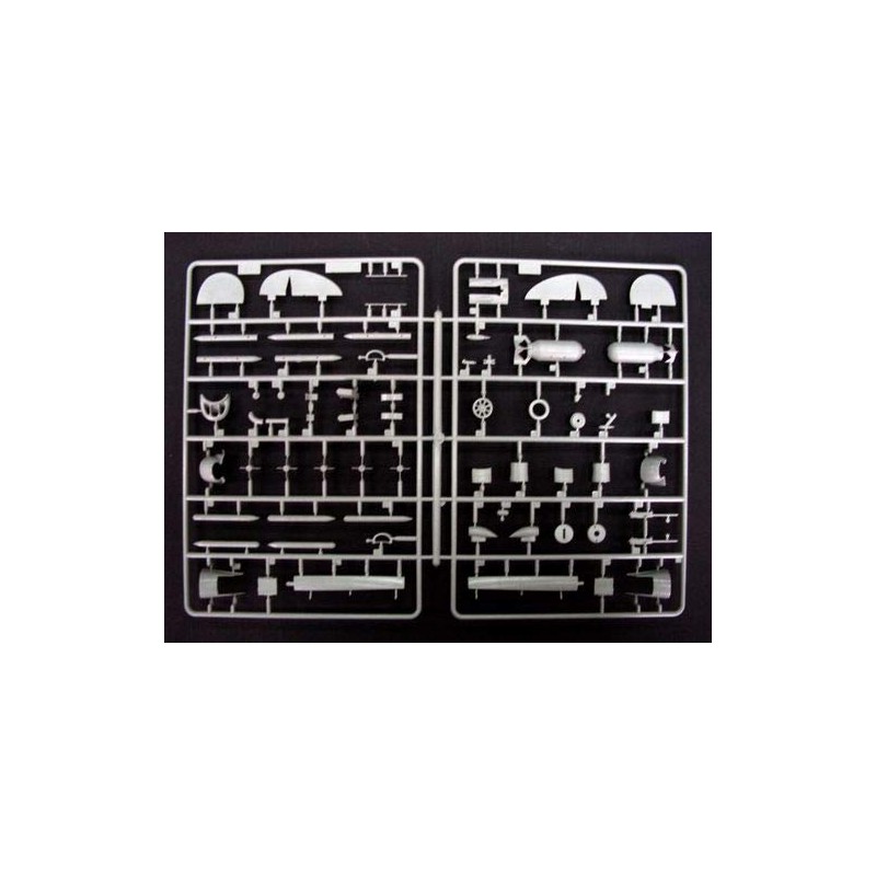 Trumpeter 1/32 P38L-5-LO Lightning Fighter