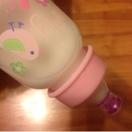 BABY ALIVE NEW CHILD FRIENDLY NO SILICONE VERY SAFE BOTTLE  ONLY FOR 2006 DOLL