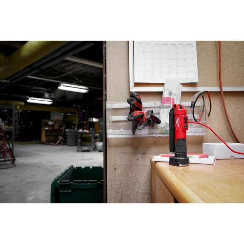 Milwaukee 2128-21 REDLITHIUM USB Stick Light W/ Magnet