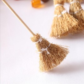 5Pcs Witch Broom, Miniature Broom Props Artificial Mini Broom Fairy Hopuse, Mini Straw Broom Fairy Micro Landscape Decoration Witch Broom Sweeping