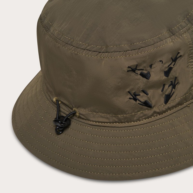 Oakley ESSENTIAL AMPHIBIAN HAT 24.0 Hat, (83C) RAVEN