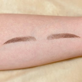pussé 4D Beautiful Eyebrow Stamp, Natural Straight, Difficult to Fall Off, Just Press Easy, For Those Who Have Few Eyebrows and Do Not Like Drawing Eyebrows (Mocha Brown)