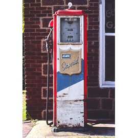 LIVESTOCK Atlantic Gas Pump (White) on Rt. 201 in Flatwoods, Pennsylvania