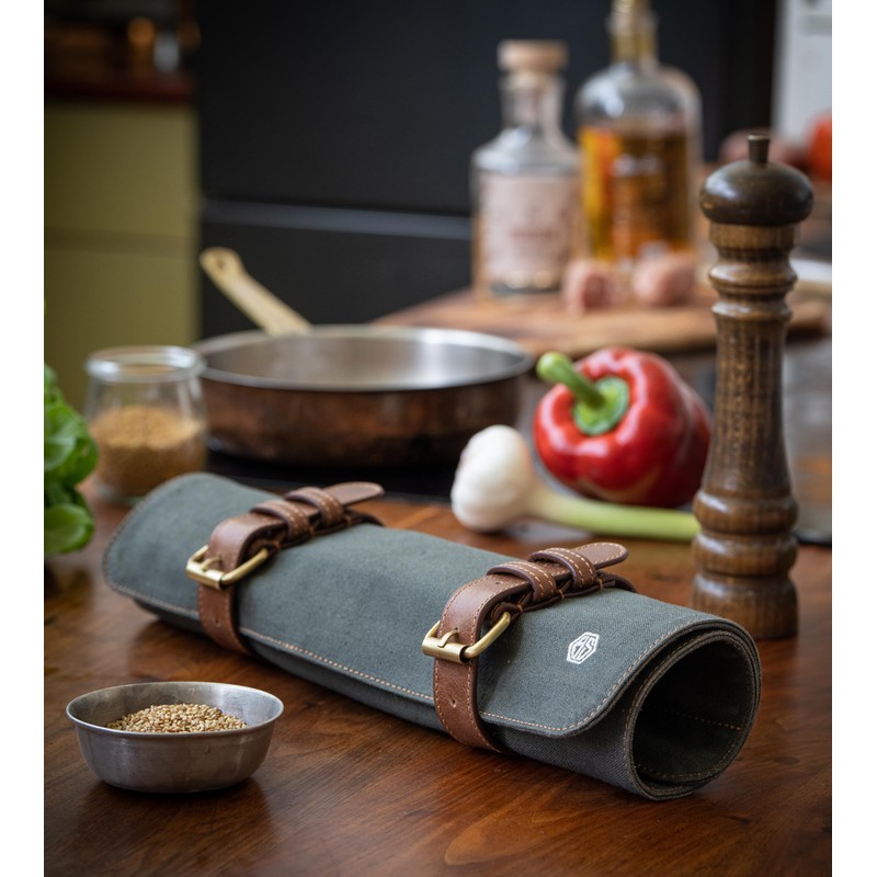 Angus Stoke Knife Bag made of durable Canvas & genuine