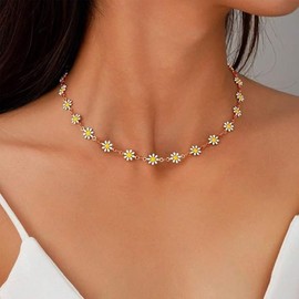 Dainty Gold Daisy Flower Necklace for Women Dainty 14k Gold Necklace Stack Statement Trendy Hypoallergenic Non Tarnish Necklace Jewelry