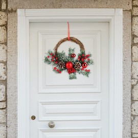 com-four® Christmas Hanger for Christmas Decoration - Advent Wreath for Hanging on Door or Wall - Wreath as Pendant with Baubles and Cones (1 Piece - Wreath 27 cm Brown/Green/Red)