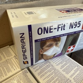 Sperian 200 SPERIAN NIOSH Approved N95 Particulate Filter Respirator & Surgical Mask