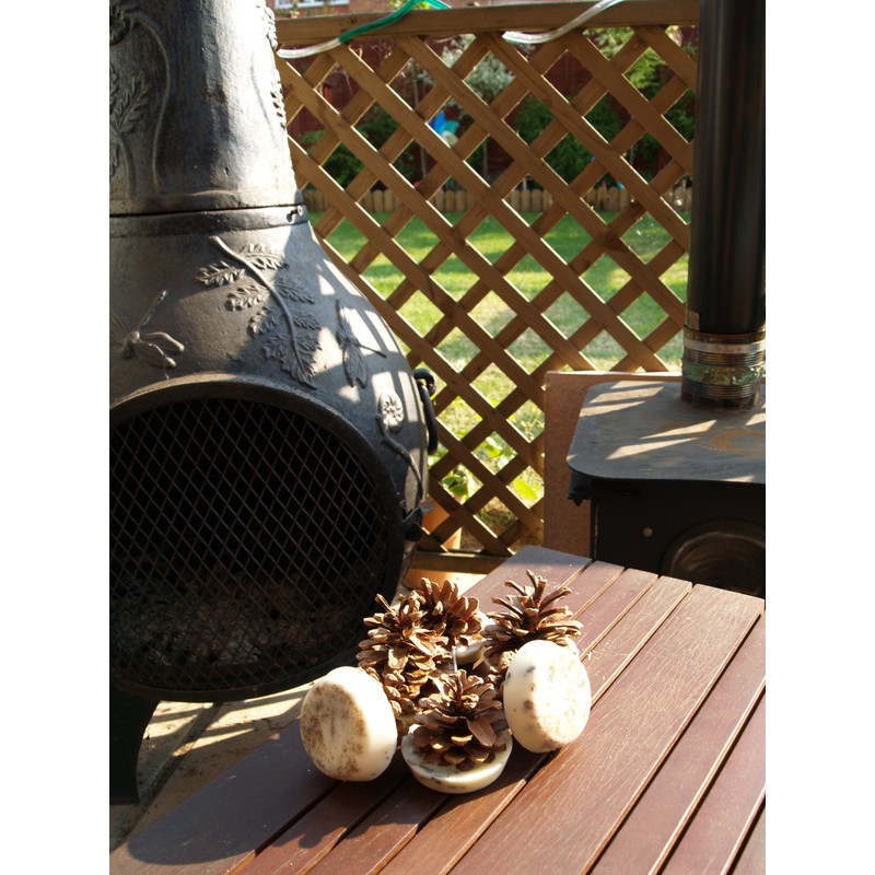 Kindlecone - Natural pine cone firelighters - Summer Garden -