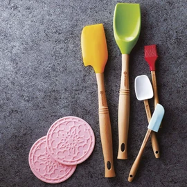 Le Creuset Smaller Venus Medium Spatula Orange