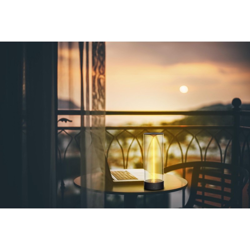 LEDVANCE Eye-catching lights with magnetic floating filament design, dimming function