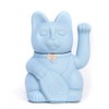 Chinesische Glückskatze. Winkende Katze. Maneki Neko viel Glück. HELLBLAU, L