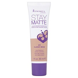 Rimmel Stay Matte Foundation Classic Beige botella de 1 onza líquida base con acabado en polvo mate suave para una apariencia naturalmente impecable