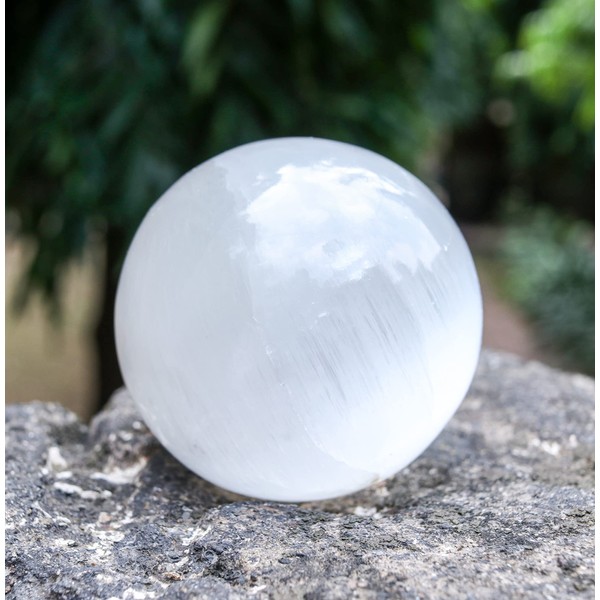 Crocon 55mm Selenite Stone sphere Ball with Metal Stand 1400+ Carats Gemstone Ball Healing Sphere Sculpture Figurine for Fengshui Divination Home Decoration Photography Crystal Sphere