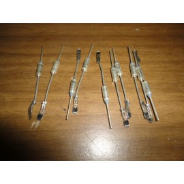 MICROTEMP THERMAL CUTOFF FUSE  10A 250V 152 DEGREE CUTOFF  (SET OF 10 PIECES)